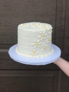 Layered Cake with Daisies